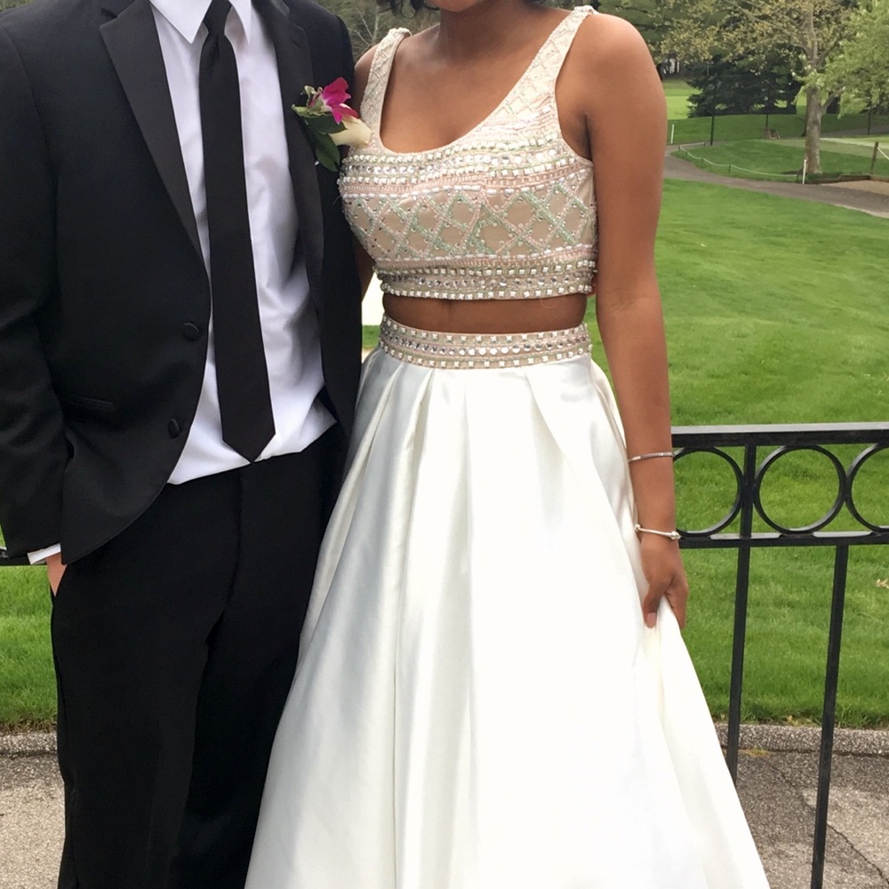 Two-piece prom gown with pockets!